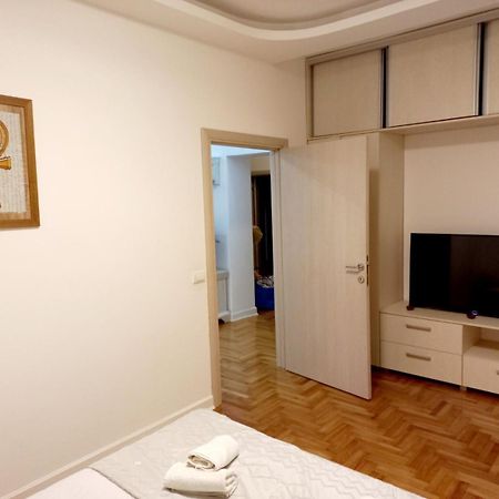 Apartment Alex Belgrado Esterno foto