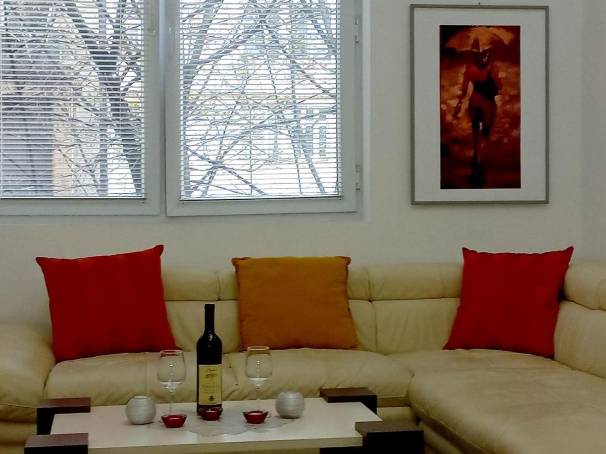 Apartment Alex Belgrado Esterno foto
