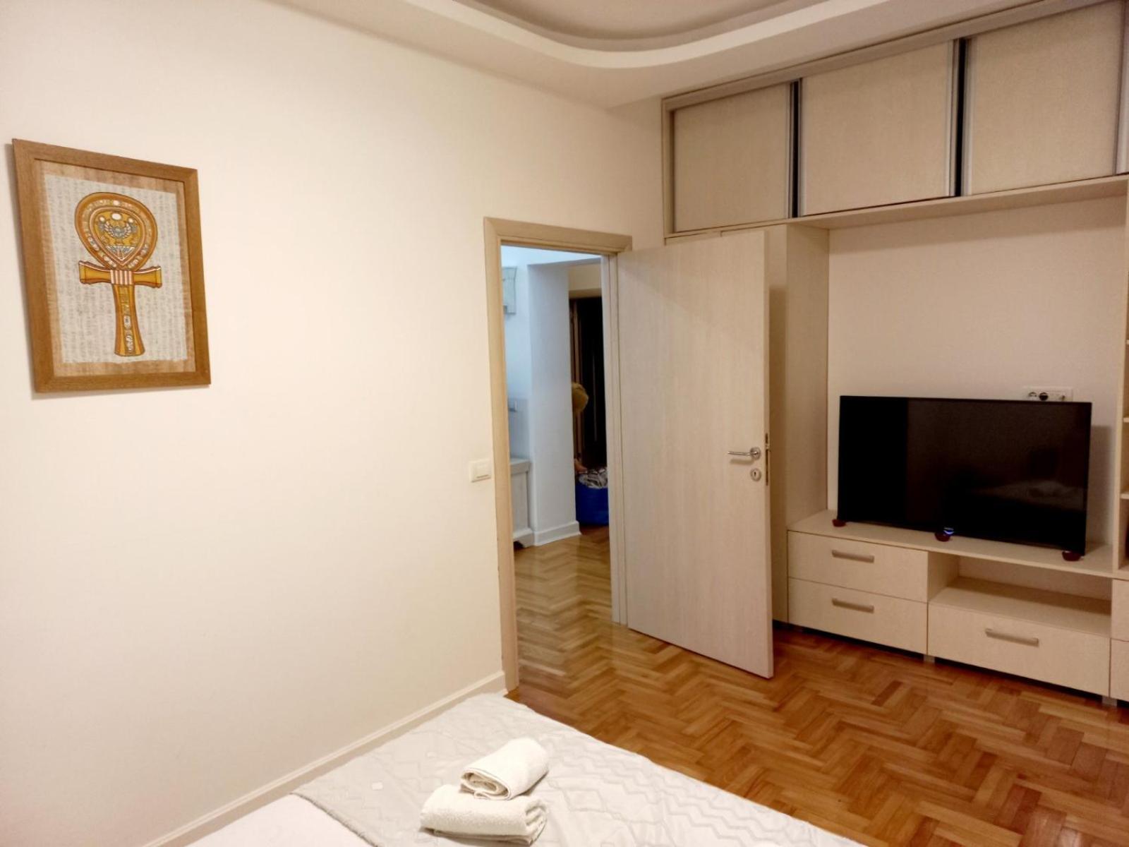 Apartment Alex Belgrado Esterno foto